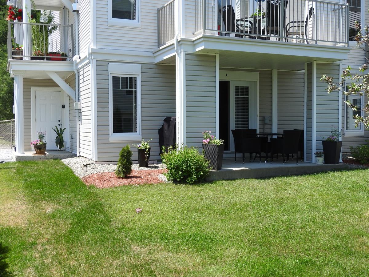 Condo Entre Ville/Nature Magog Bagian luar foto